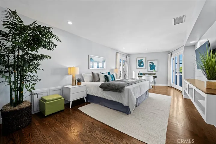 260 The Toledo, Long Beach, California 90803