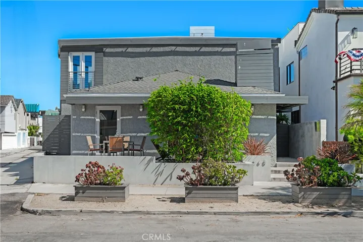 260 The Toledo, Long Beach, California 90803