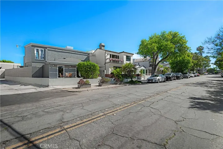 260 The Toledo, Long Beach, California 90803