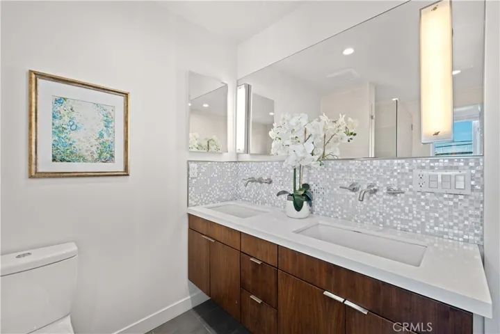 260 The Toledo, Long Beach, California 90803