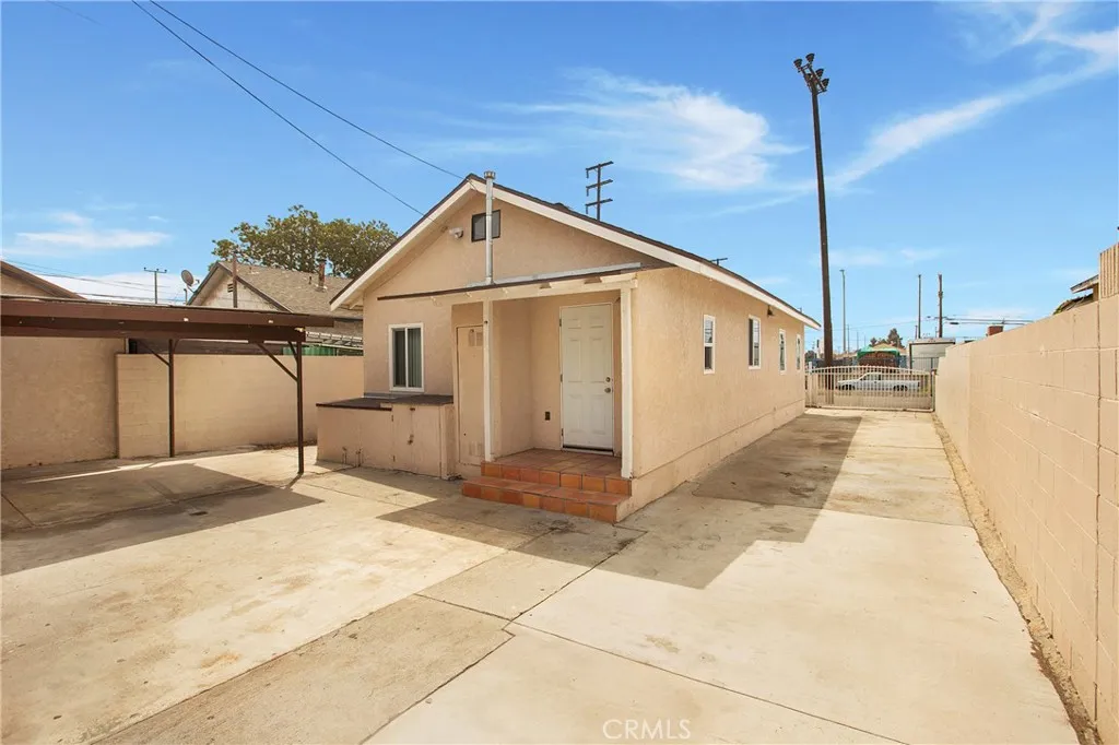 1435 E Colon St, Wilmington, California 90744 home-pic-24