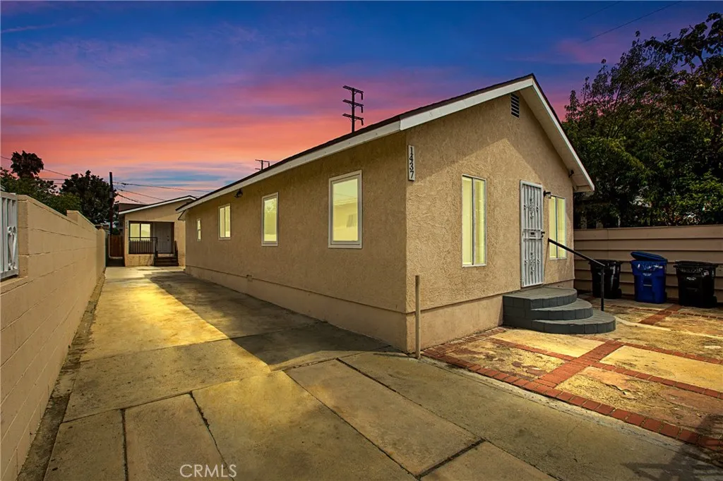 1435 1437 E Colon St, Wilmington, California 90744 home-pic-14