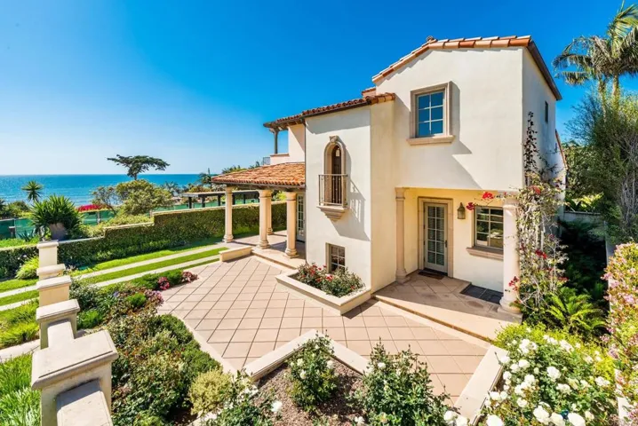 134 8th Street, Del Mar, California 92014