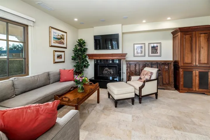 134 8th Street, Del Mar, California 92014
