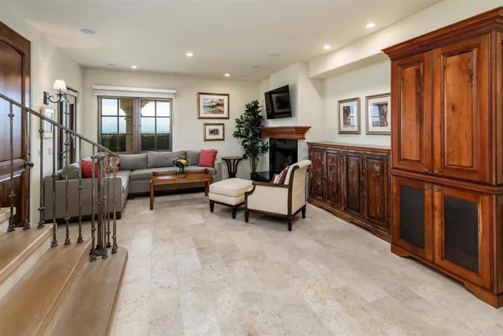 134 8th Street, Del Mar, California 92014
