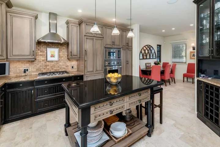 134 8th Street, Del Mar, California 92014