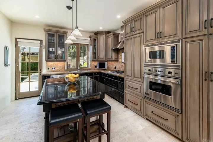 134 8th Street, Del Mar, California 92014