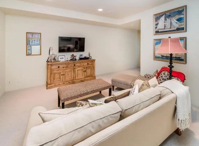 134 8th Street, Del Mar, California 92014