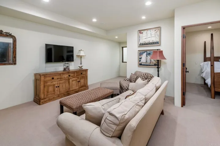 134 8th Street, Del Mar, California 92014