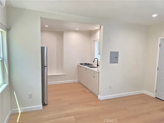 642 W Glenoaks Boulevard A, Glendale, California 91202