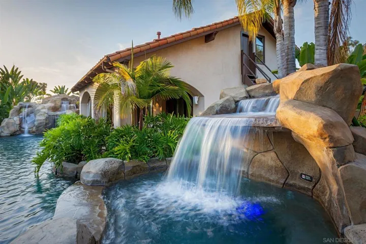 16210 Via Cazadero, Rancho Santa Fe, California 92067