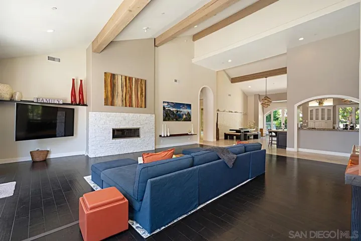 16210 Via Cazadero, Rancho Santa Fe, California 92067
