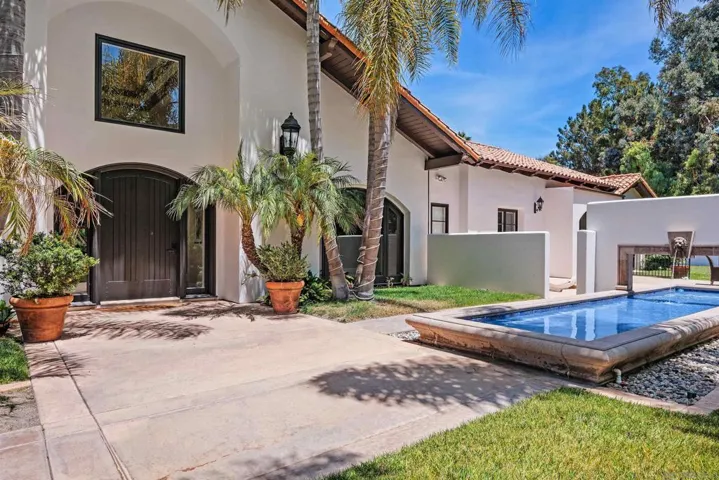 16210 Via Cazadero, Rancho Santa Fe, California 92067
