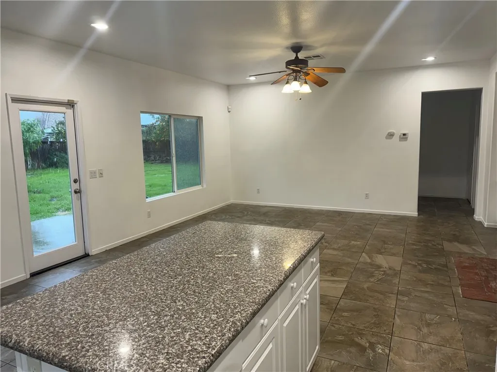 1430 Jewelstone Circle, Hemet, California 92545 home-pic-6