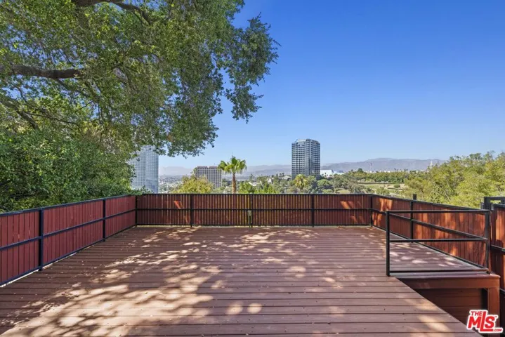 3740 Multiview Drive, Los Angeles, California 90068