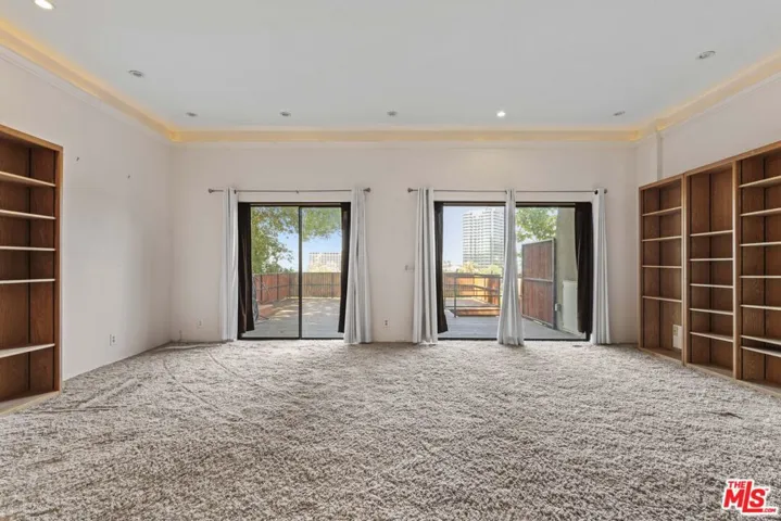 3740 Multiview Drive, Los Angeles, California 90068
