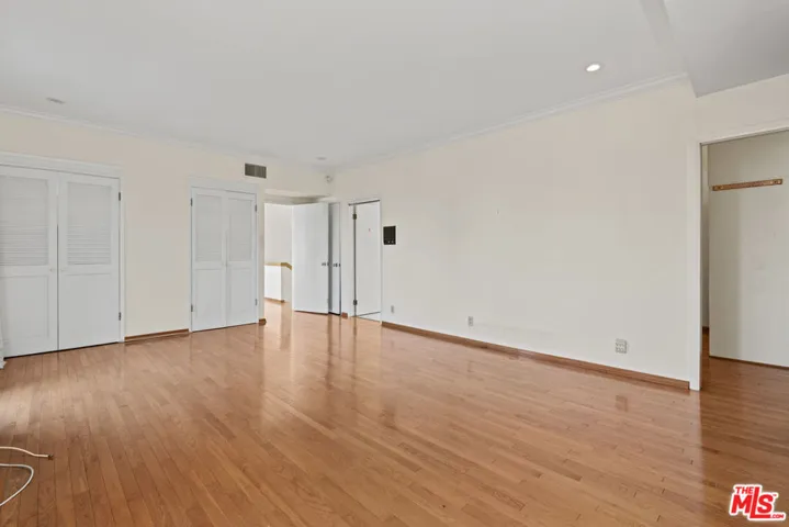 3740 Multiview Drive, Los Angeles, California 90068