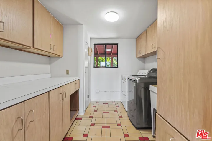 3740 Multiview Drive, Los Angeles, California 90068