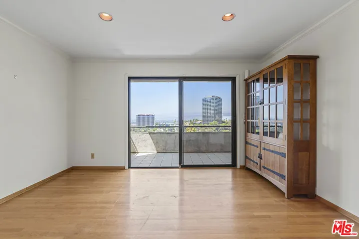 3740 Multiview Drive, Los Angeles, California 90068
