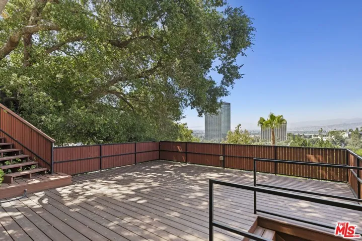 3740 Multiview Drive, Los Angeles, California 90068