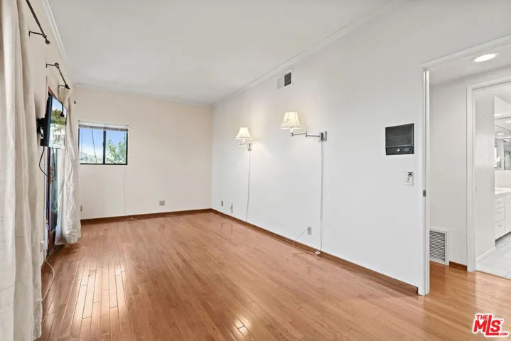 3740 Multiview Drive, Los Angeles, California 90068
