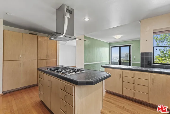 3740 Multiview Drive, Los Angeles, California 90068