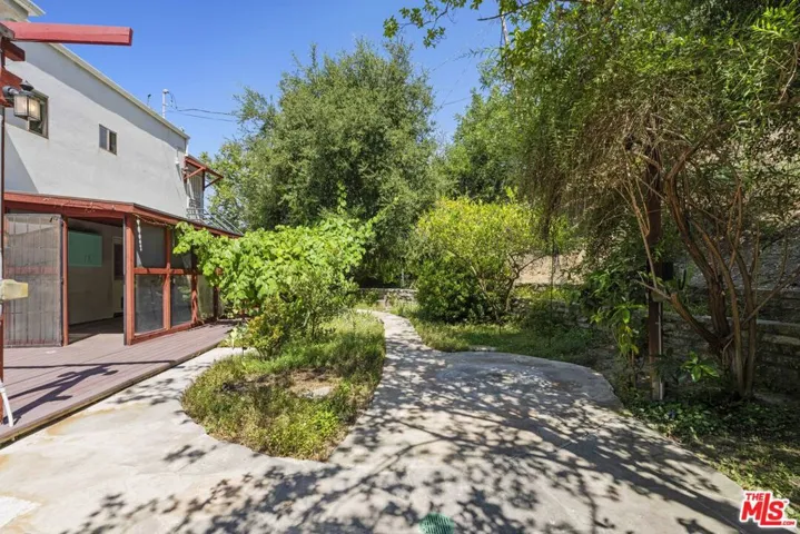 3740 Multiview Drive, Los Angeles, California 90068