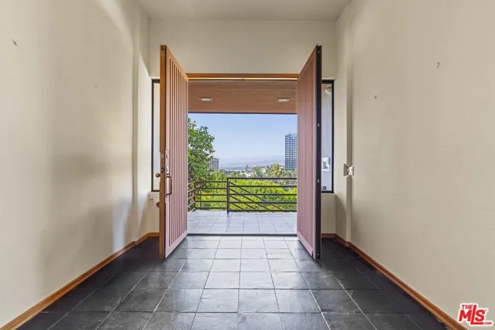 3740 Multiview Drive, Los Angeles, California 90068