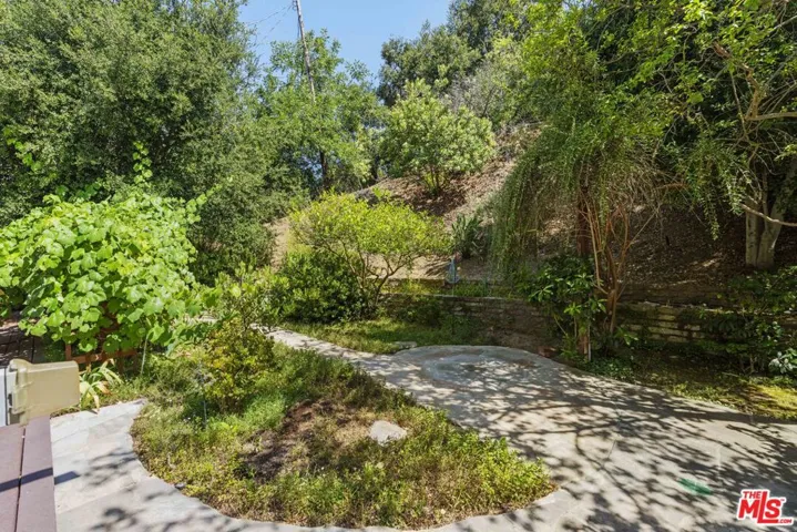 3740 Multiview Drive, Los Angeles, California 90068