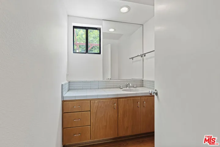 3740 Multiview Drive, Los Angeles, California 90068