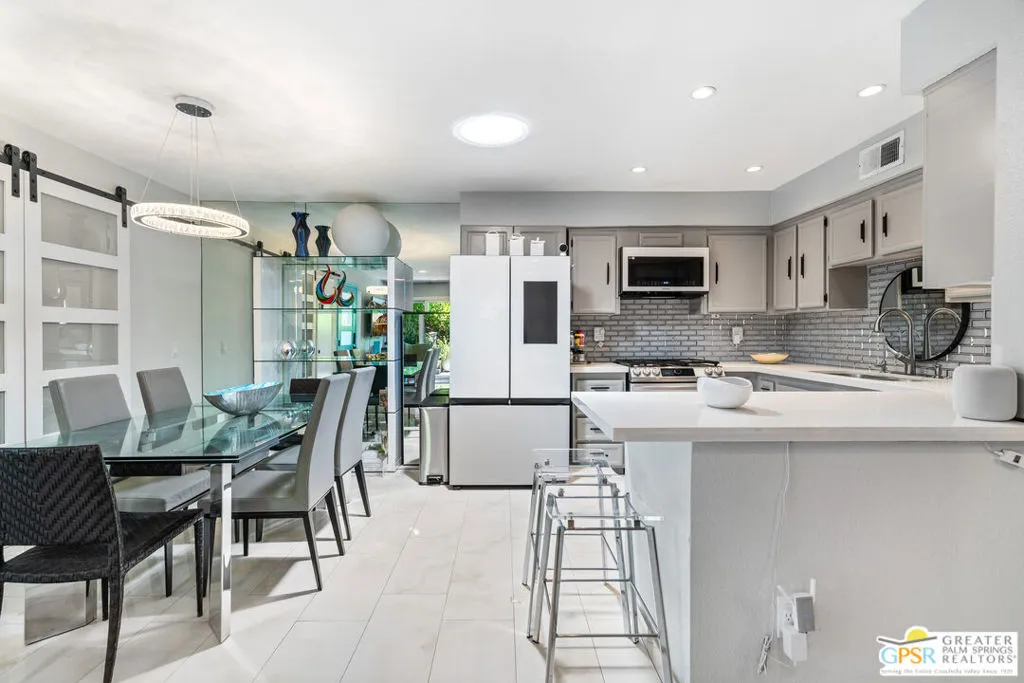 2981 Sunflower Circle, Palm Springs, California 92262 home-pic-12