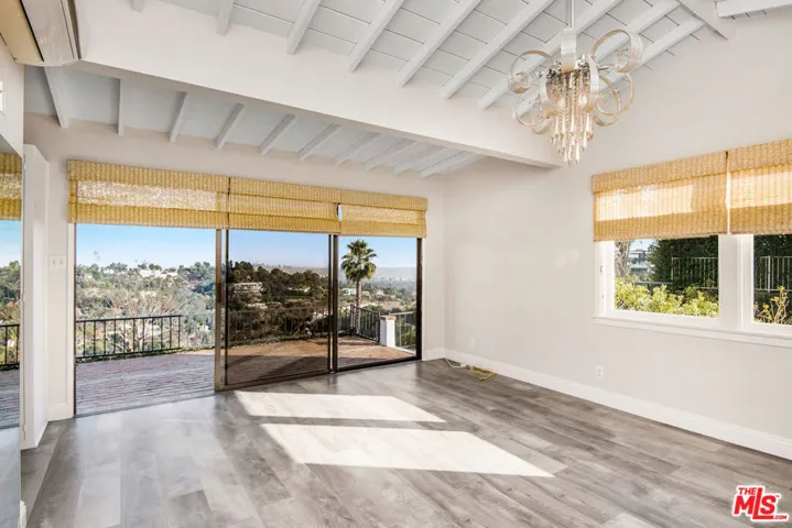 1110 Stradella Road, Los Angeles, California 90077