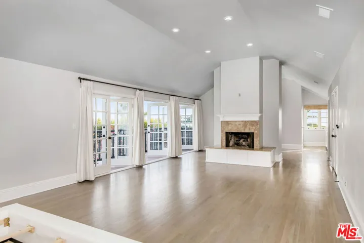 1110 Stradella Road, Los Angeles, California 90077