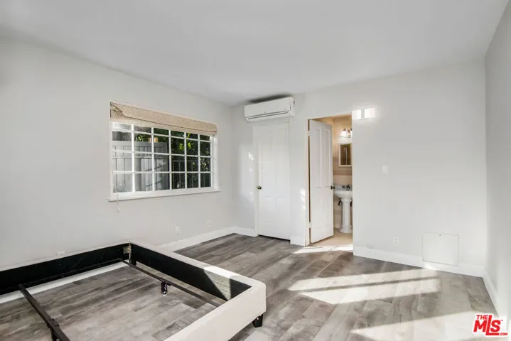 1110 Stradella Road, Los Angeles, California 90077