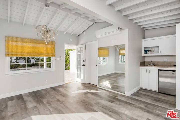 1110 Stradella Road, Los Angeles, California 90077