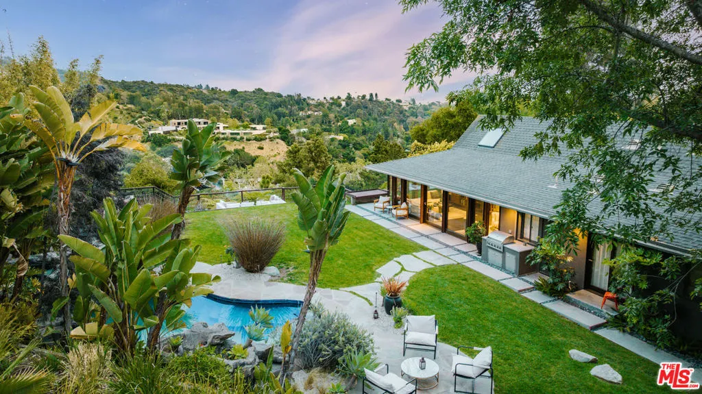 2220 Banyan Drive, Los Angeles, California 90049, 5 Bedrooms Bedrooms, ,5 BathroomsBathrooms,Residential,For Sale,Banyan,25564861