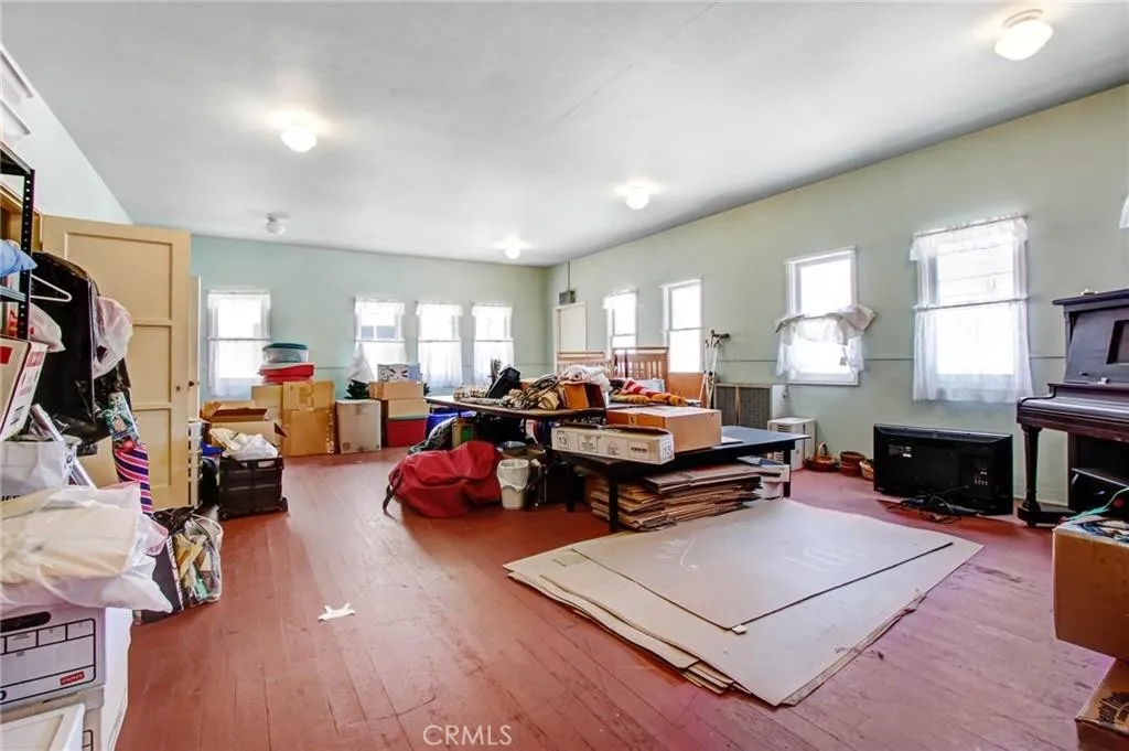 724 Glenoaks Boulevard S, Burbank, California 91502 home-pic-24