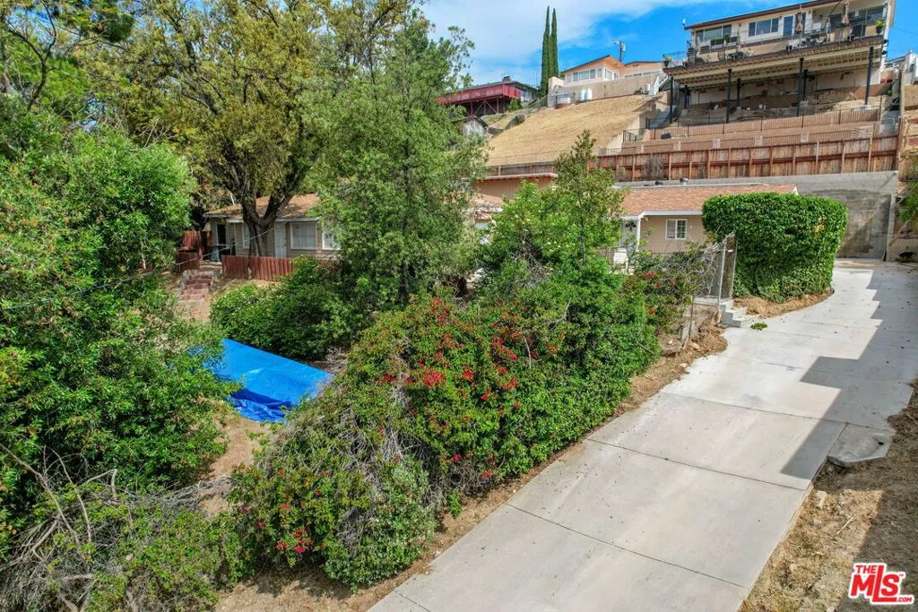 17823 Rinaldi Street, Granada Hills, California 91344 home-pic-2