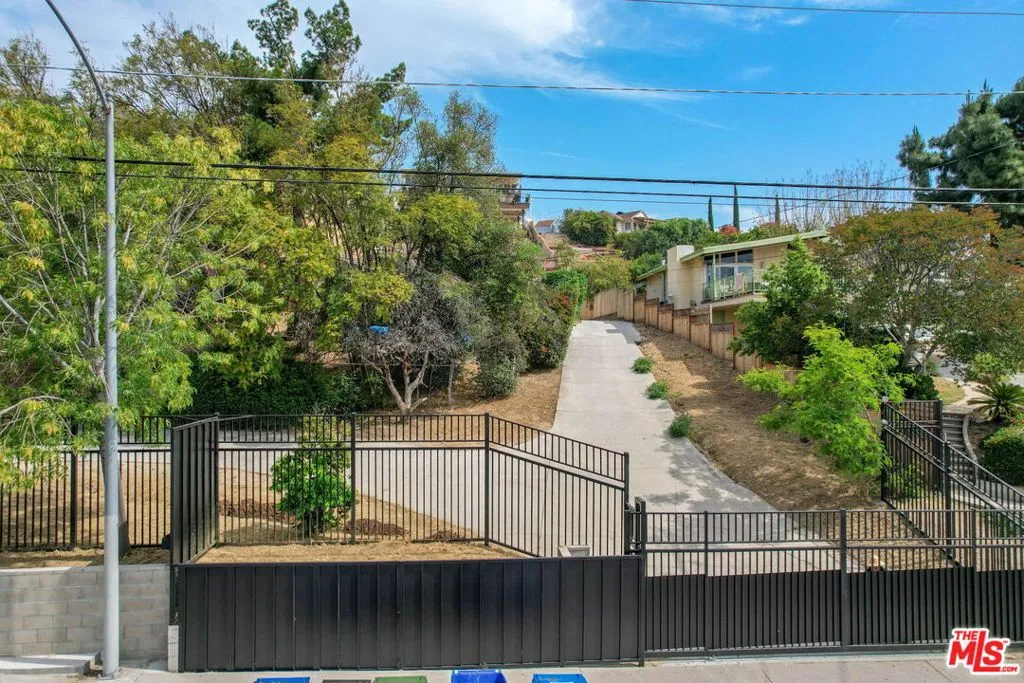 17823 Rinaldi Street, Granada Hills, California 91344 home-pic-1