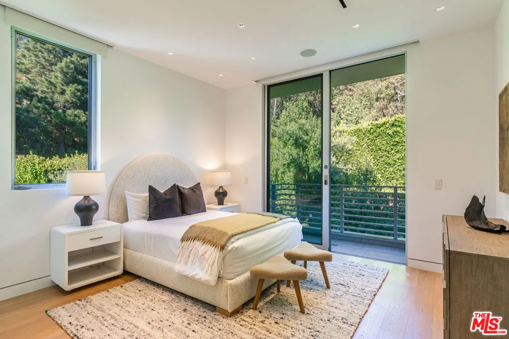 9011 Alto Cedro Drive, Beverly Hills, California 90210 home-pic-27