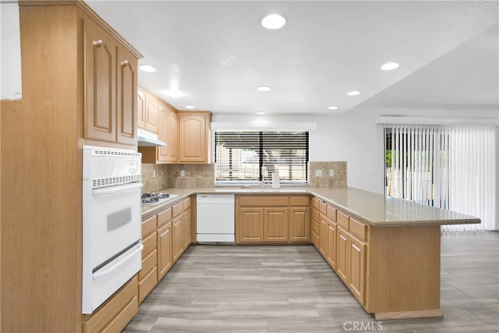 17761 Pine Street, Hesperia, California 92345 home-pic-17