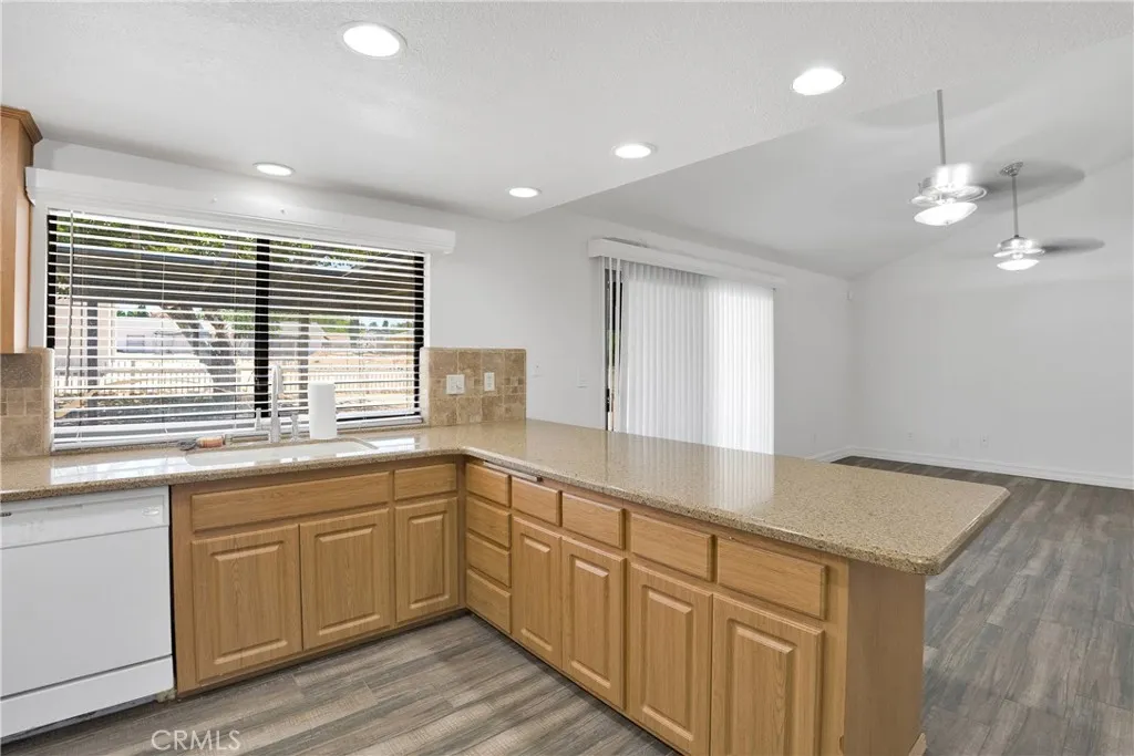 17761 Pine Street, Hesperia, California 92345 home-pic-19