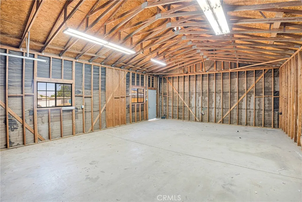 17761 Pine Street, Hesperia, California 92345 home-pic-33