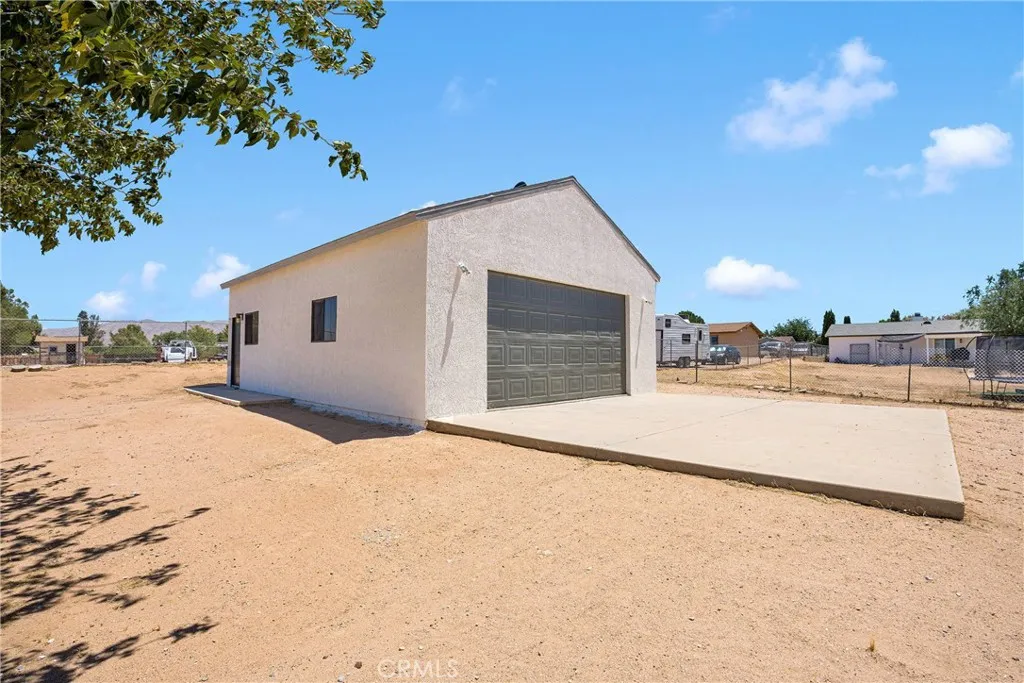 17761 Pine Street, Hesperia, California 92345 home-pic-31