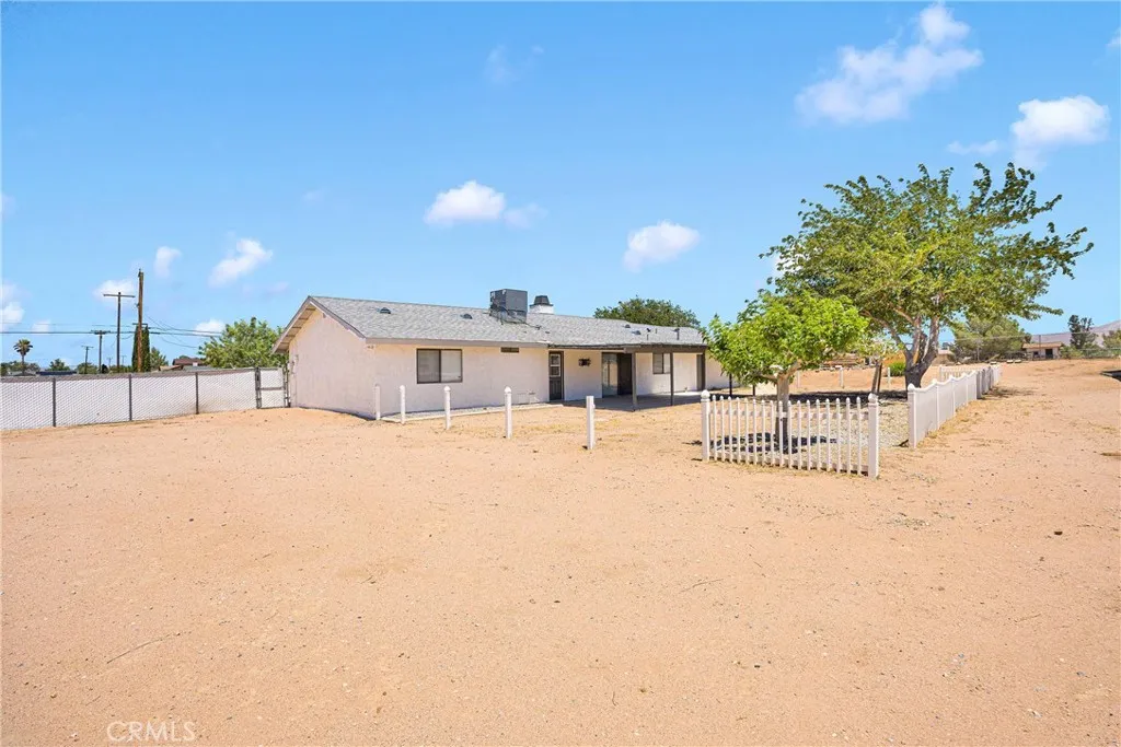 17761 Pine Street, Hesperia, California 92345 home-pic-36