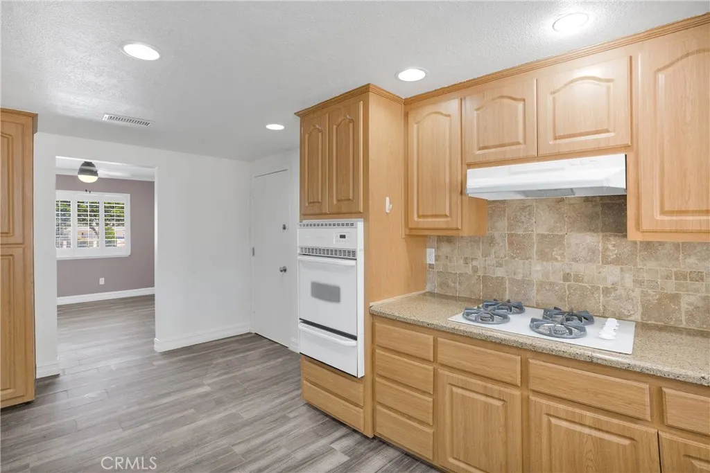 17761 Pine Street, Hesperia, California 92345 home-pic-15