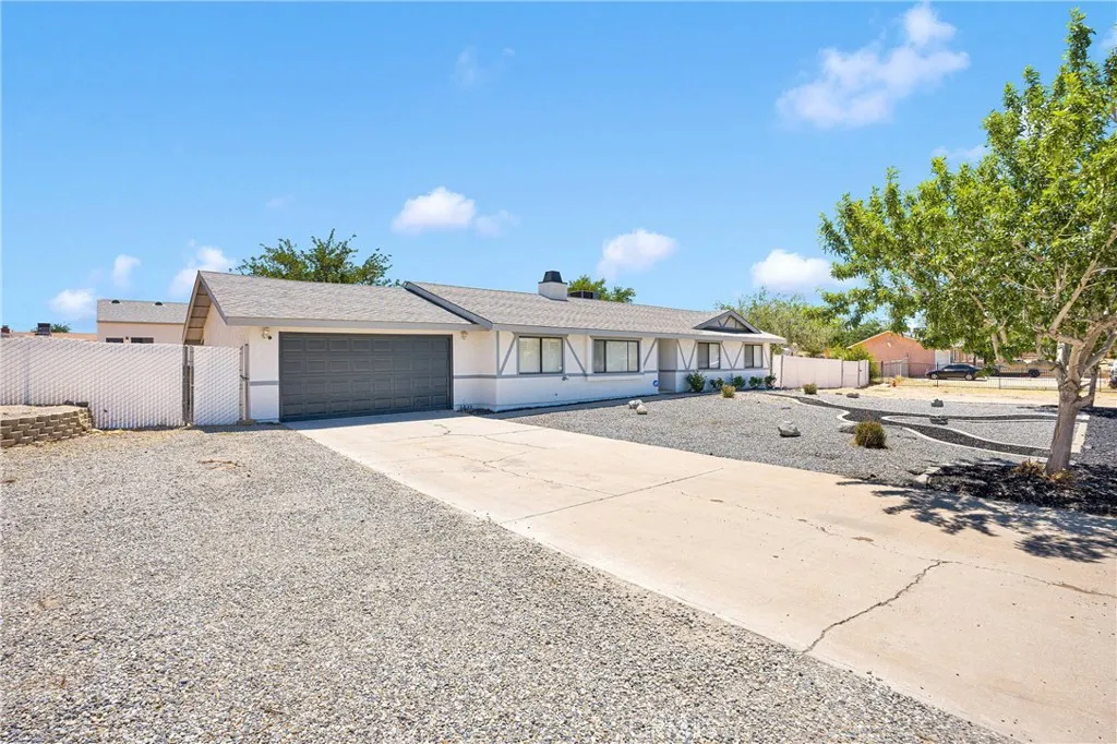 17761 Pine Street, Hesperia, California 92345 home-pic-3