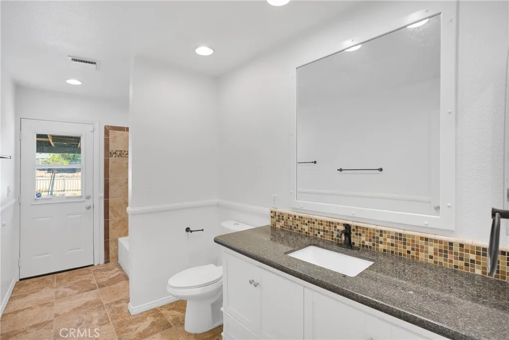 17761 Pine Street, Hesperia, California 92345 home-pic-22