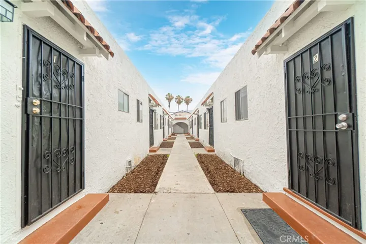 1432 Gaviota Avenue, Long Beach, California 90813