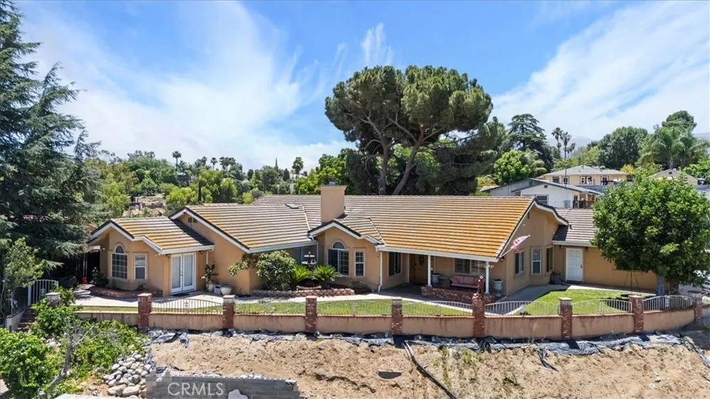 7245 Marilyn Drive, Corona, California 92881 home-pic-1